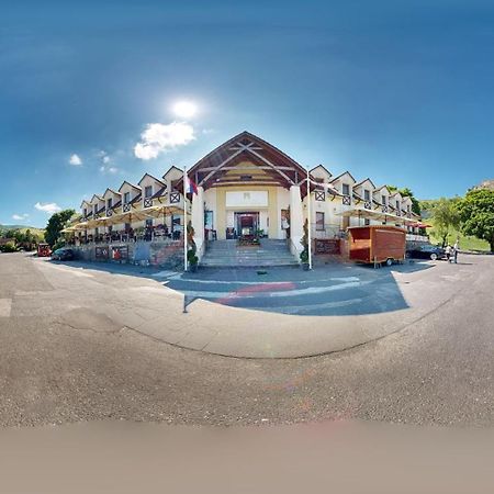 Hotel Hradna Brana Bratislava Eksteriør bilde